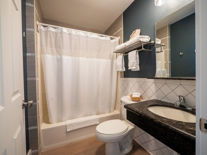 Bathroom 3, Balanced Rock Inn, Mesa