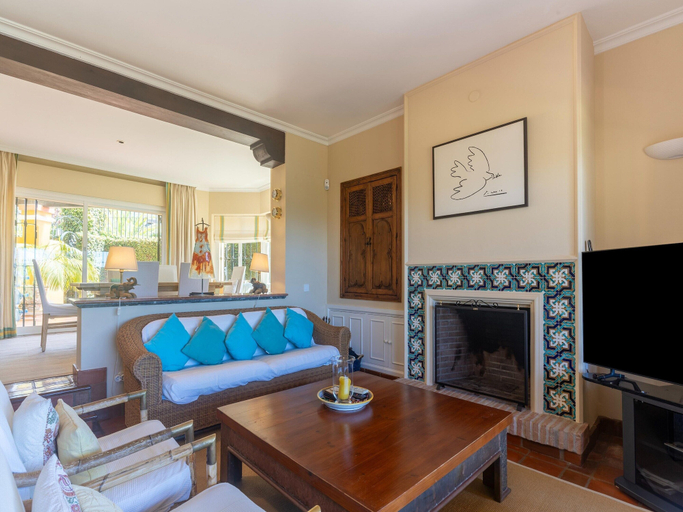 Living room 2, Marbella Family Getaway, Málaga