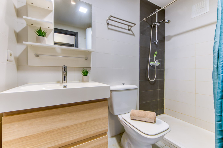 Bathroom 4, Apartment in Roses by the Waterfront, Girona
