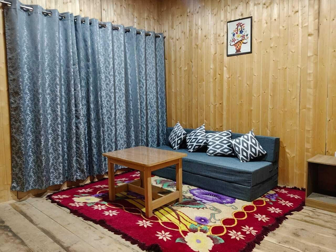 Living area 5, Keshav Retreat Homestay, Shimla