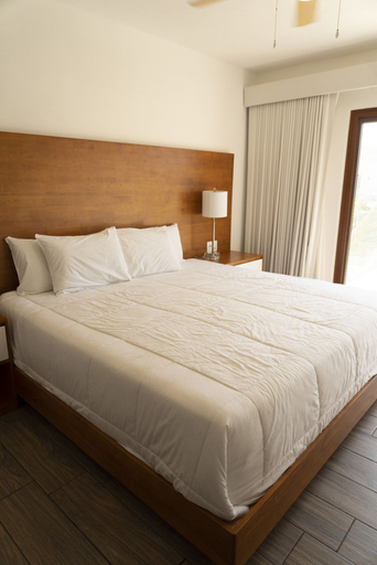 Room 1, Pool Entry 7 Guests 2 Bedrooms, Taxisco