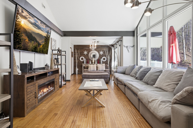 Living area 4, Smokin' Blue Villa 3 Bedroom Home, Sevier