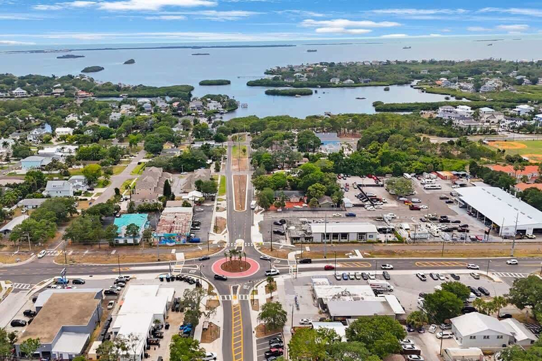 Room 2, 6B Waterfront Game Room Pool Hot Tub Dock, Pinellas