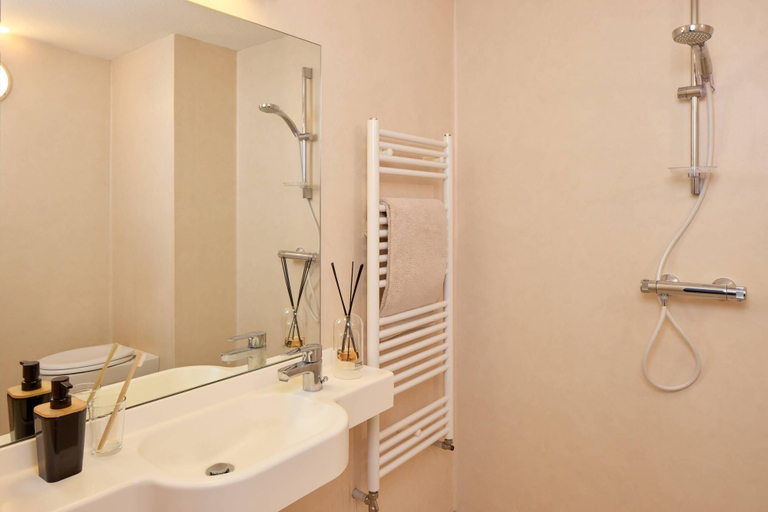 Bathroom, Quality Aparthotel Chalon-sur-Saône Gare, Saône-et-Loire