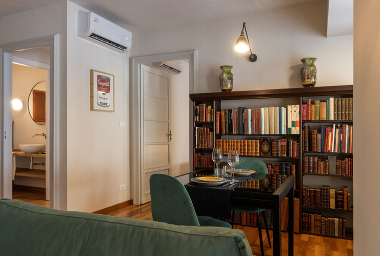 Room 4, Turin Bed Books by Wonderful Italy, Torino