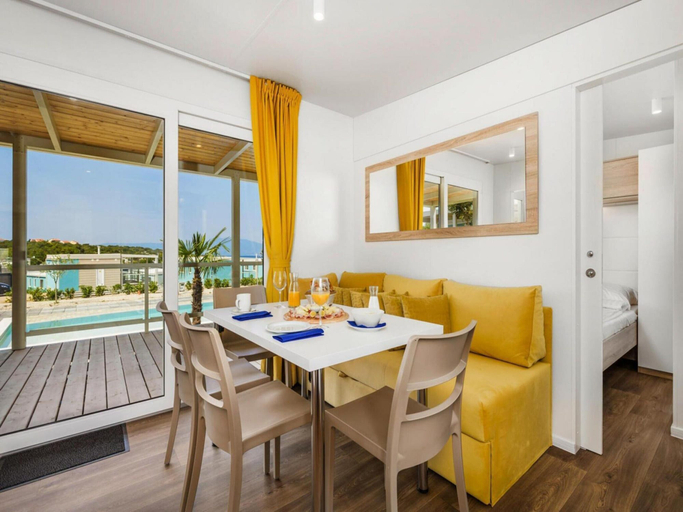 Dining 2, Mobile Home in Omisalj by Pusca Bay Beach, Omišalj
