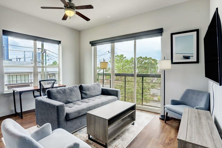 Room 1, Jade At Millennium - 3 Bed Apt in Houston, Houston