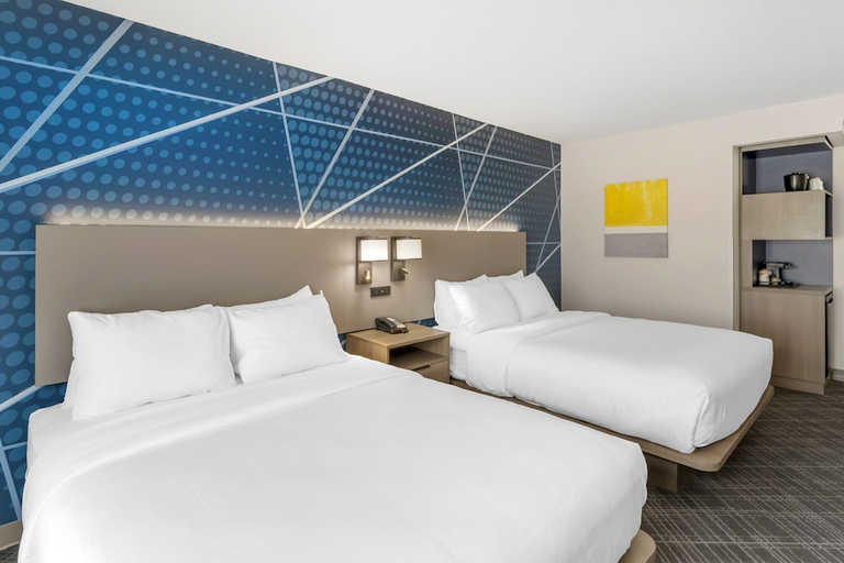 Bedroom 3, Comfort Inn & Suites Hampton near Coliseum, Hampton