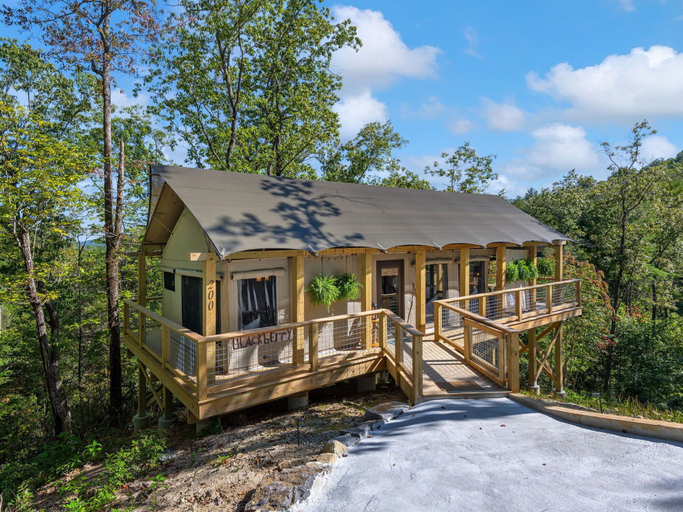Exterior & Views 2, Tuxedo Falls, Henderson