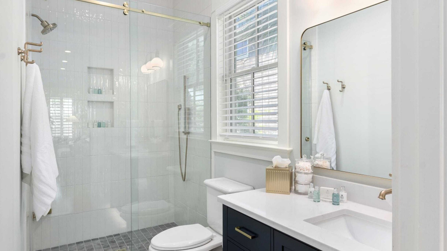 Interior 2, Beachside Stay With Pool, Two Decks, Rooftop Lounge & Steps to Front Beach IOP Beachhouse by Avantstay, Charleston