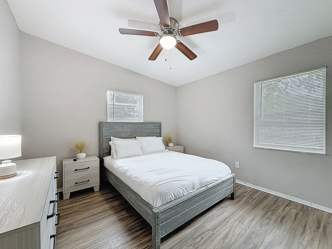 Interior 3, 3012 E Norfolk Street, Hillsborough