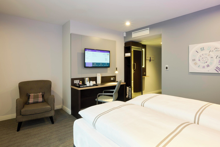 Room 5, Premier Inn Stuttgart Zuffenhausen, Stuttgart