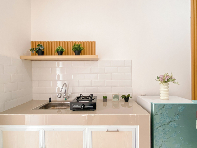 Private kitchen, Comfy Warm Tone 1Br At Apartment Bassura City, Jakarta Timur