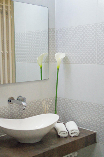 Bathroom 3, Harmonia Palace - Historic Residence, Budapesti