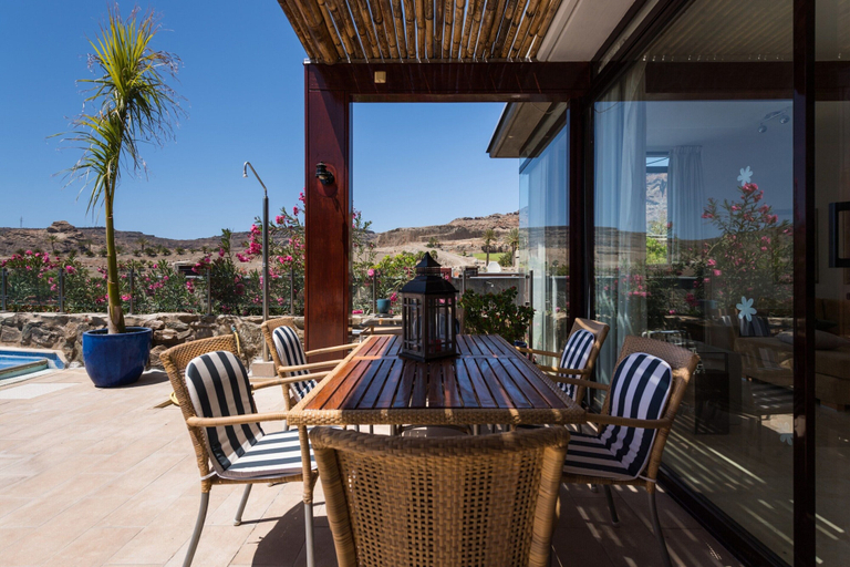Outdoor dining 2, Chalet in Anfi Tauro Near Amadores Beach, Las Palmas