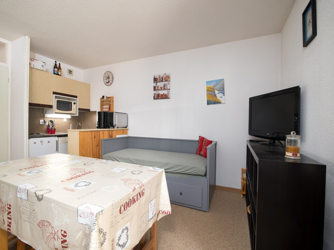 Dining 5, Apartment in Allos with balcony, Alpes-de-Haute-Provence