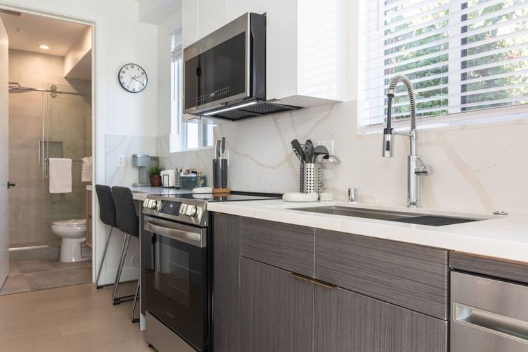 Room 5, Scandinavian-style 1BR Apartment Built 2024 p81, Los Angeles