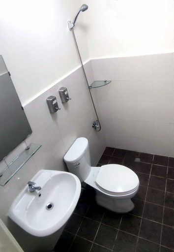 Bathroom, Ginto Residence, Coron