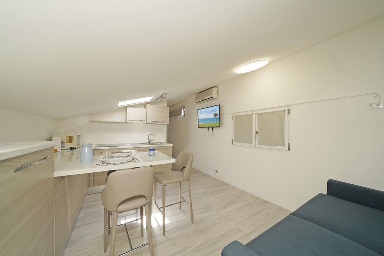 Room 2, Holiday Punta Gro in Sirmione, Brescia