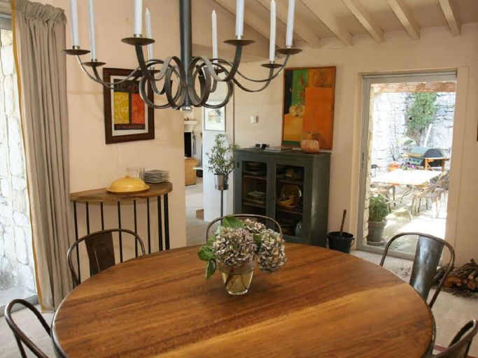 Room 2, Villa l Authentique 360 Degree View and Private Pool, Vaucluse