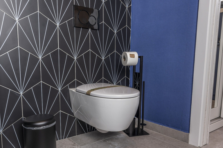 Bathroom 3, Ayamonte Central: City Apartment, Huelva
