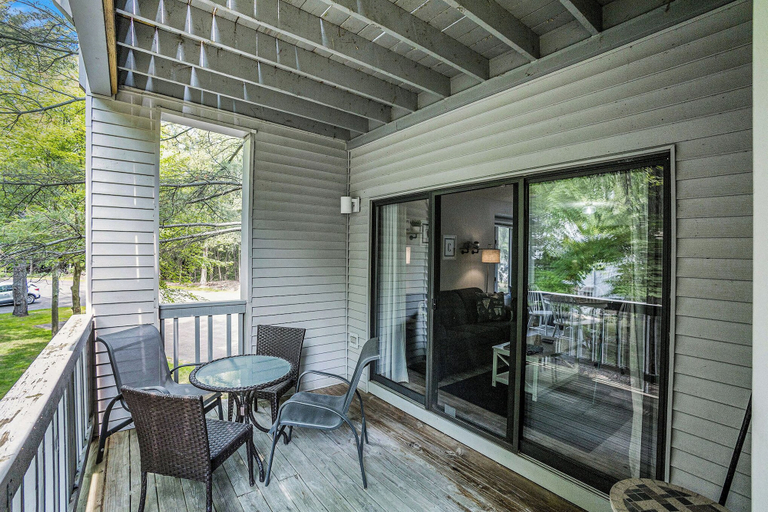 Interior 3, Stylish The Shores Condo Private Beach Wviews 5716, Grand Traverse