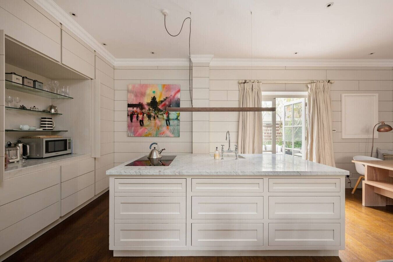 Room 3, 3-bed Home w Private Parking Fairytale Garden, London