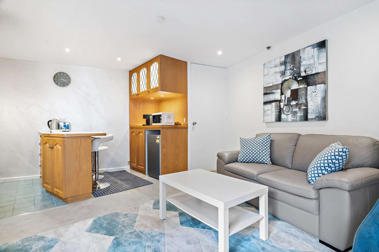 Living room 3, Bright CBD Apartment Close to Dining & Shopping, Melbourne