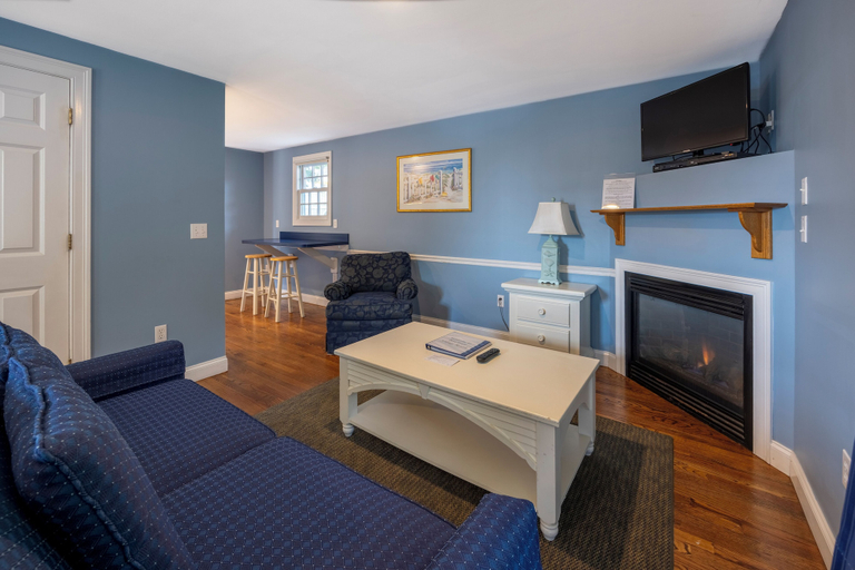 Others 5, Beachside Village Resort, Barnstable