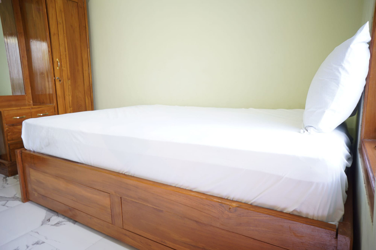 Room 3, OYO 95103 Madiun Dkost Syariah, Madiun