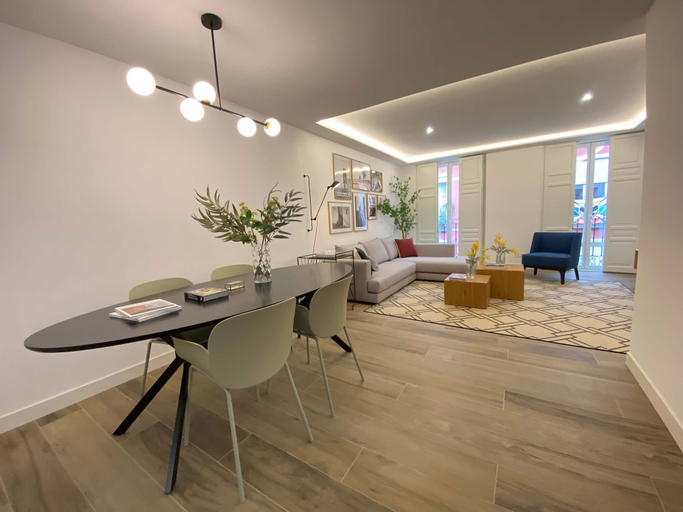 Room 4, w Bright 2BR w Sunny Terrace in Chueca, Madrid