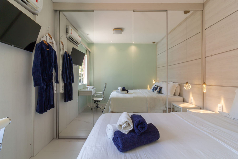 Room 2, Apartment on Gigoia Island Gigoia Class, Rio de Janeiro