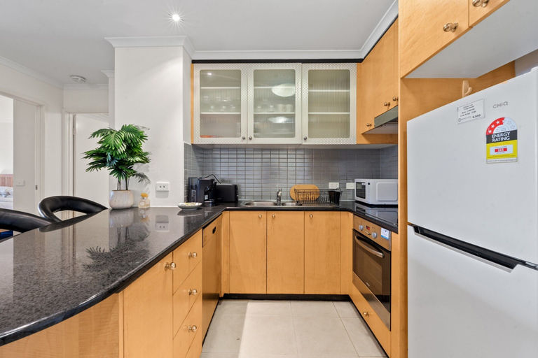 Private kitchen 2, Central Apartment With Underground Parking, Canberra