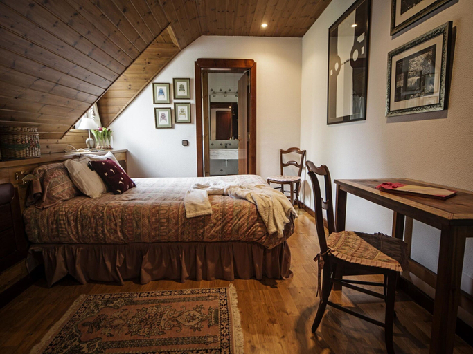 Bedroom 3, Chalet in Vielha near Baqueira Ski Resort, Lleida