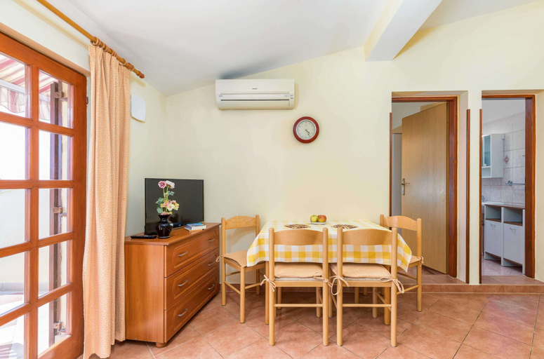 Others 4, Apartment in Fazana Near the Beach, Fažana