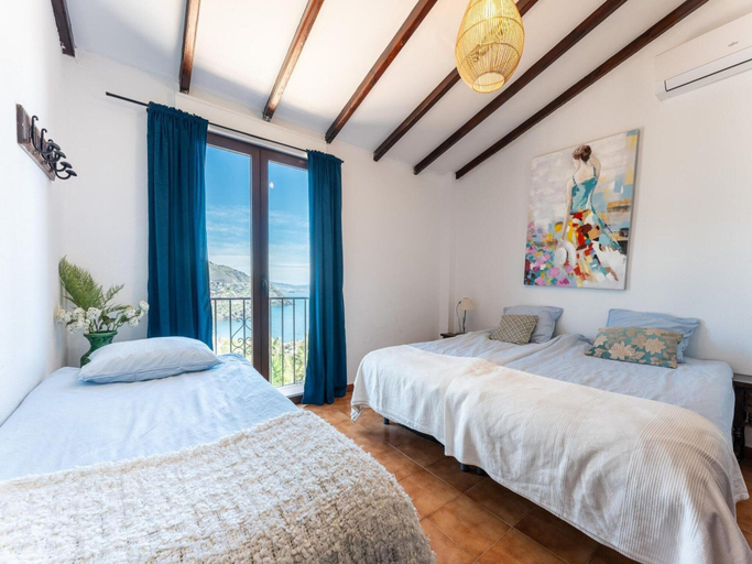 Room 2, Faro's Sun Beach & More in Almunecar, Granada