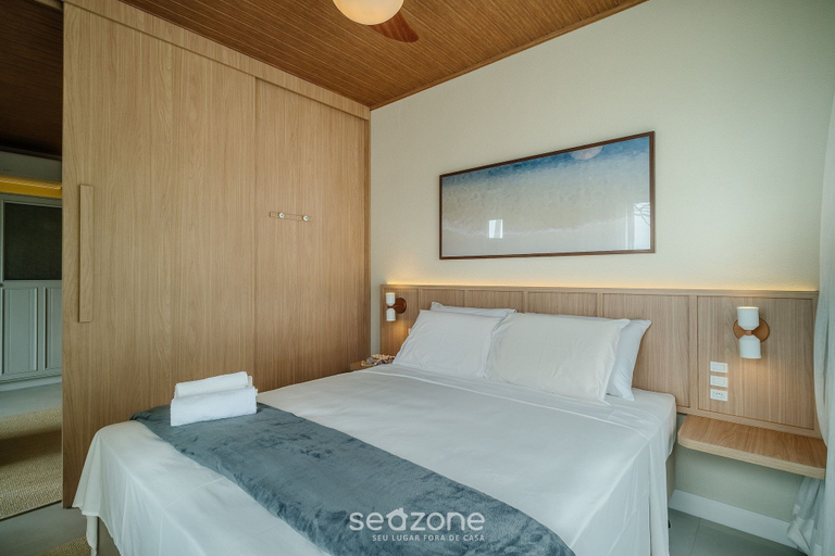 Room 2, Beachfront Condominium in Morro das Pedras - Ftss, Florianopolis