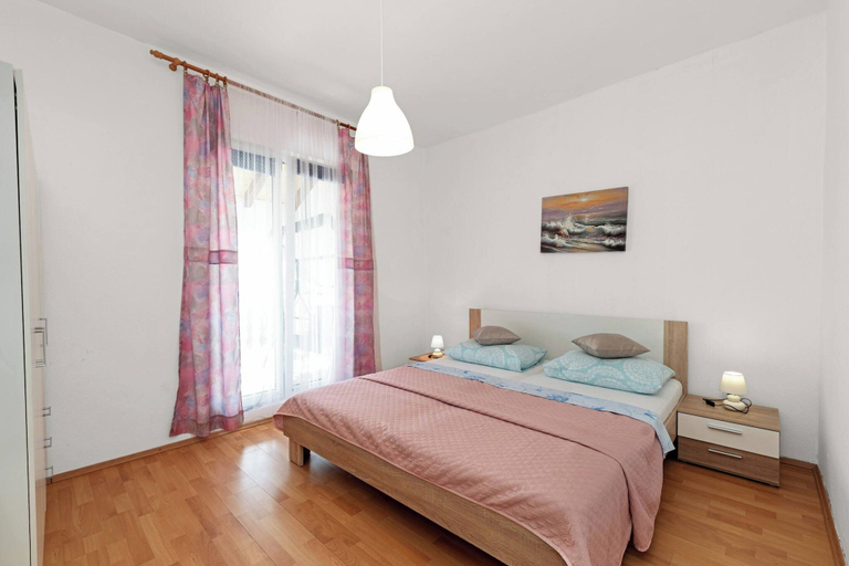 Room 3, 2 Bedroom Apartment in Tribunj, Vodice