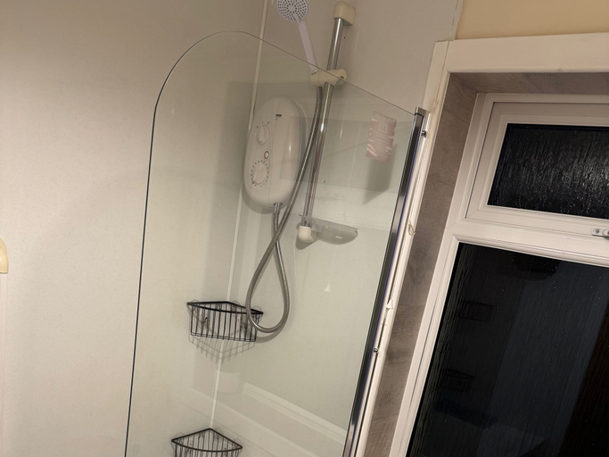 Bathroom 2, 2 Borrodale - Sleeps 4 & Beautiful Mountain View, Highland