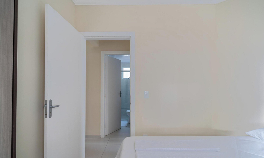 Room 5, Apto próximo ao mar c/ churrasq. 3 qts ELM701, Balneário Arroio do Silva