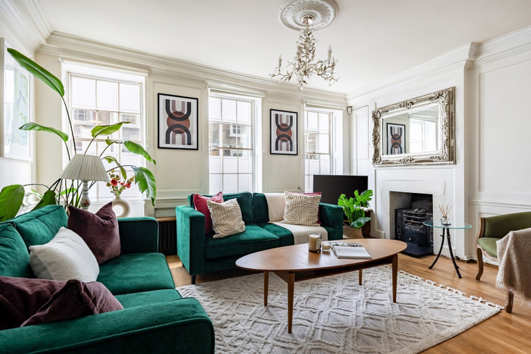 Primary image, Spacious 3BR 2BA Flat in Central Soho, London