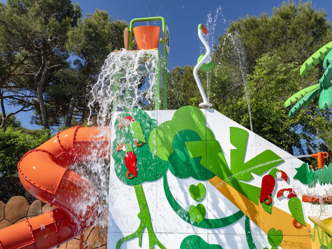 Pool 4, Chalet in Blanes Near the Beach & Pool, Girona