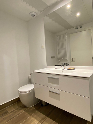 Room 4, w Trendy 2BR w Sunny Terrace in Chueca, Madrid