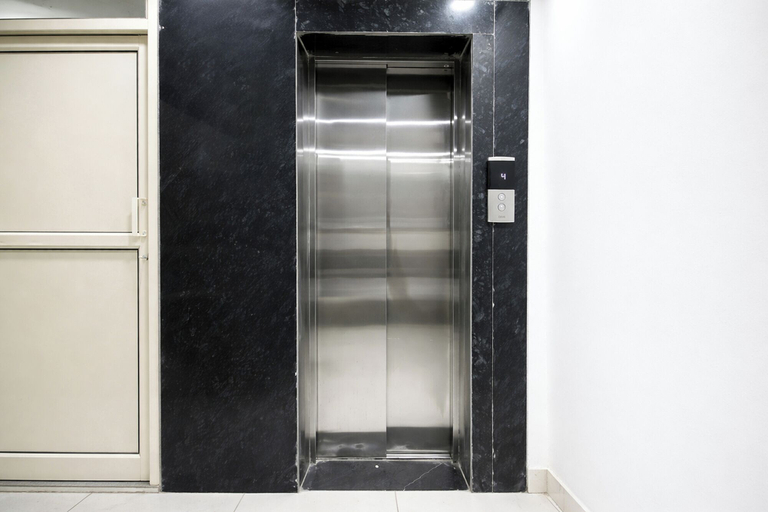 Elevator, Fabhotel City Charm, Dehradun