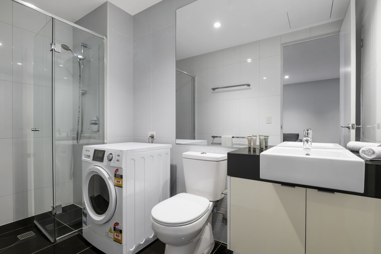 Bathroom 3, City Stay Steps From Yarra River Walks, Melbourne