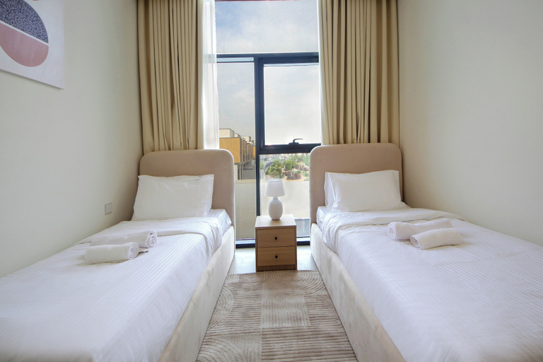 Room 2, Silk Valley - Luxury 3BR Villa near park, Dubai