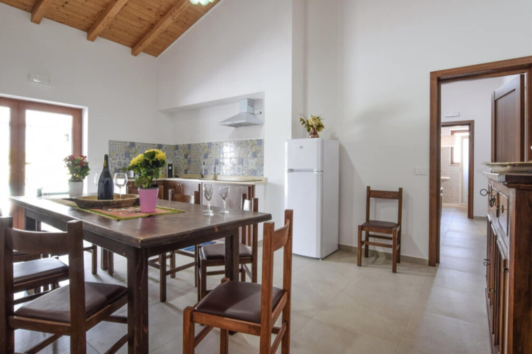Dining, Elegant Villa With Swimming Pool Near Etna, Messina