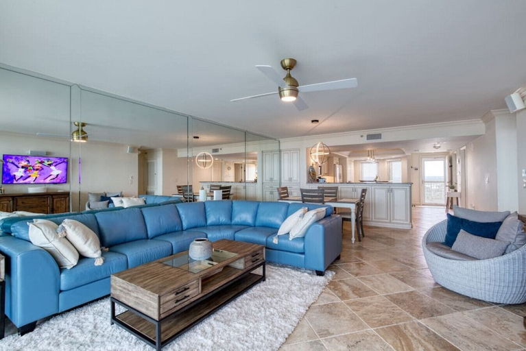 Interior 2, New Smyrna Beachfront Modern 9th Floor Condo Pool Hot Tub, Volusia