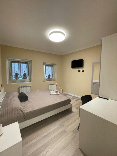 Room 5, Casa Alone, Brescia
