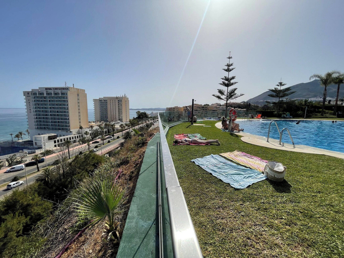 Pool 5, Apartment in Benalmadena Near the Beach, Málaga